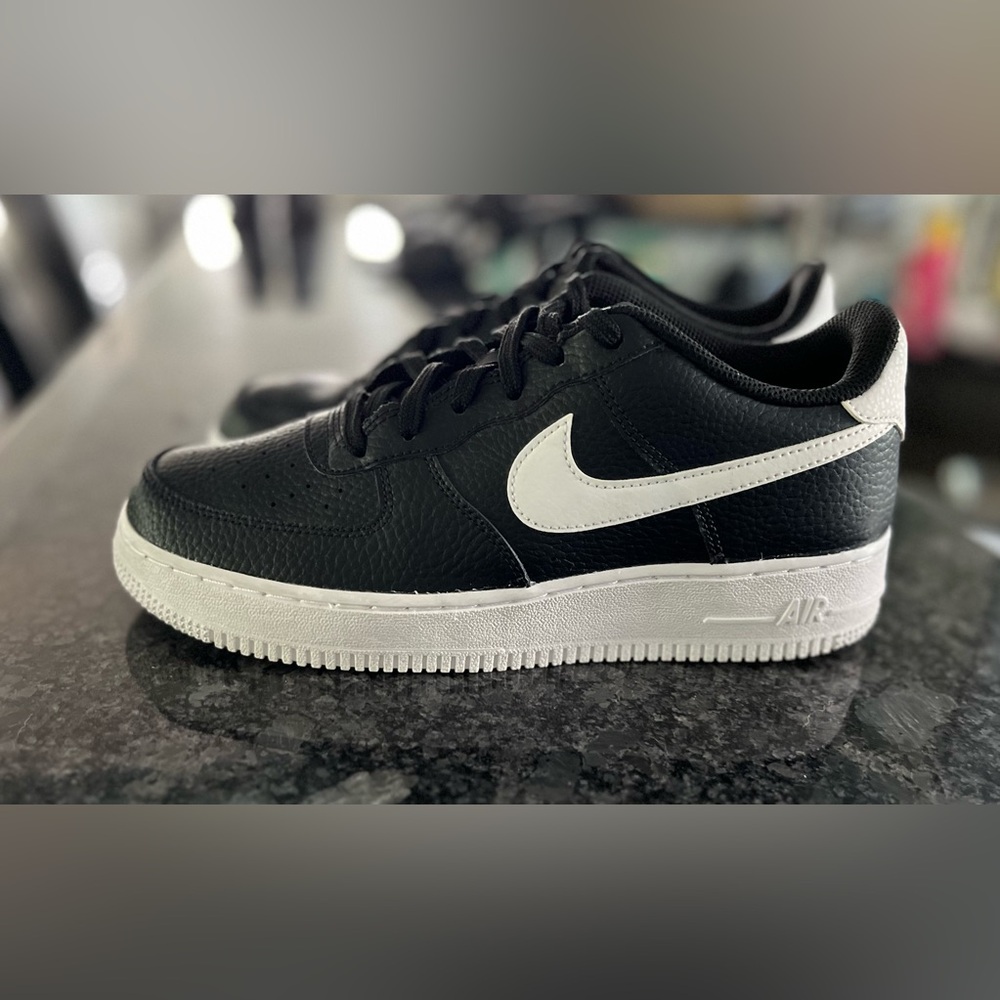 Nike Air Force 1 Black and White Leather Shoes Size 7Y
